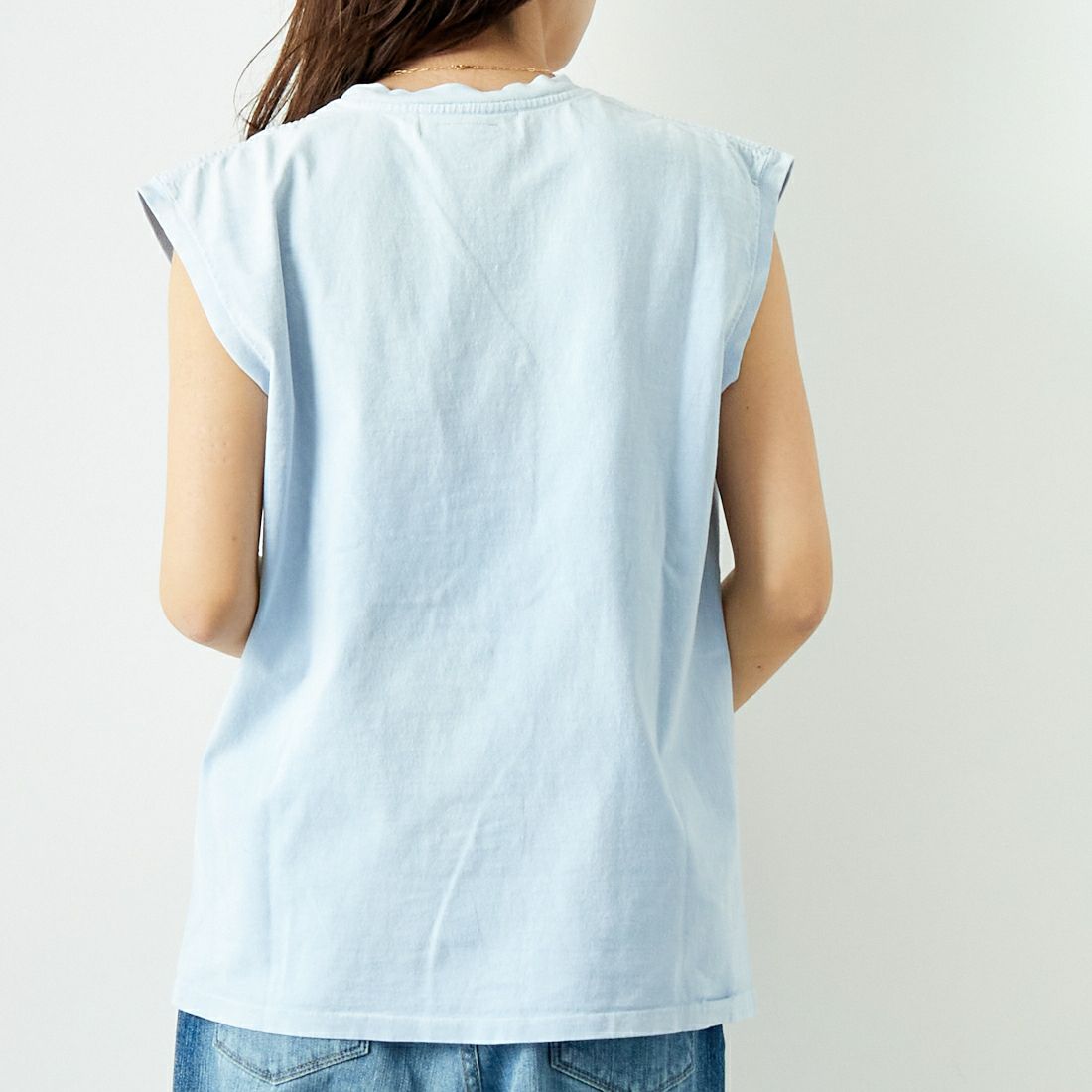 REMI RELIEF [レミレリーフ] NEW加工丸胴天竺ノースリーブTシャツ [RN26349101] SAX &&モデル身長：167cm 着用サイズ：S&&