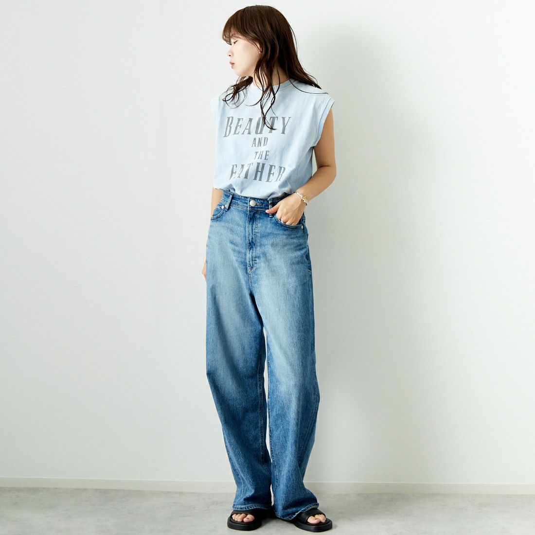REMI RELIEF [レミレリーフ] NEW加工丸胴天竺ノースリーブTシャツ [RN26349101] SAX &&モデル身長：167cm 着用サイズ：S&&