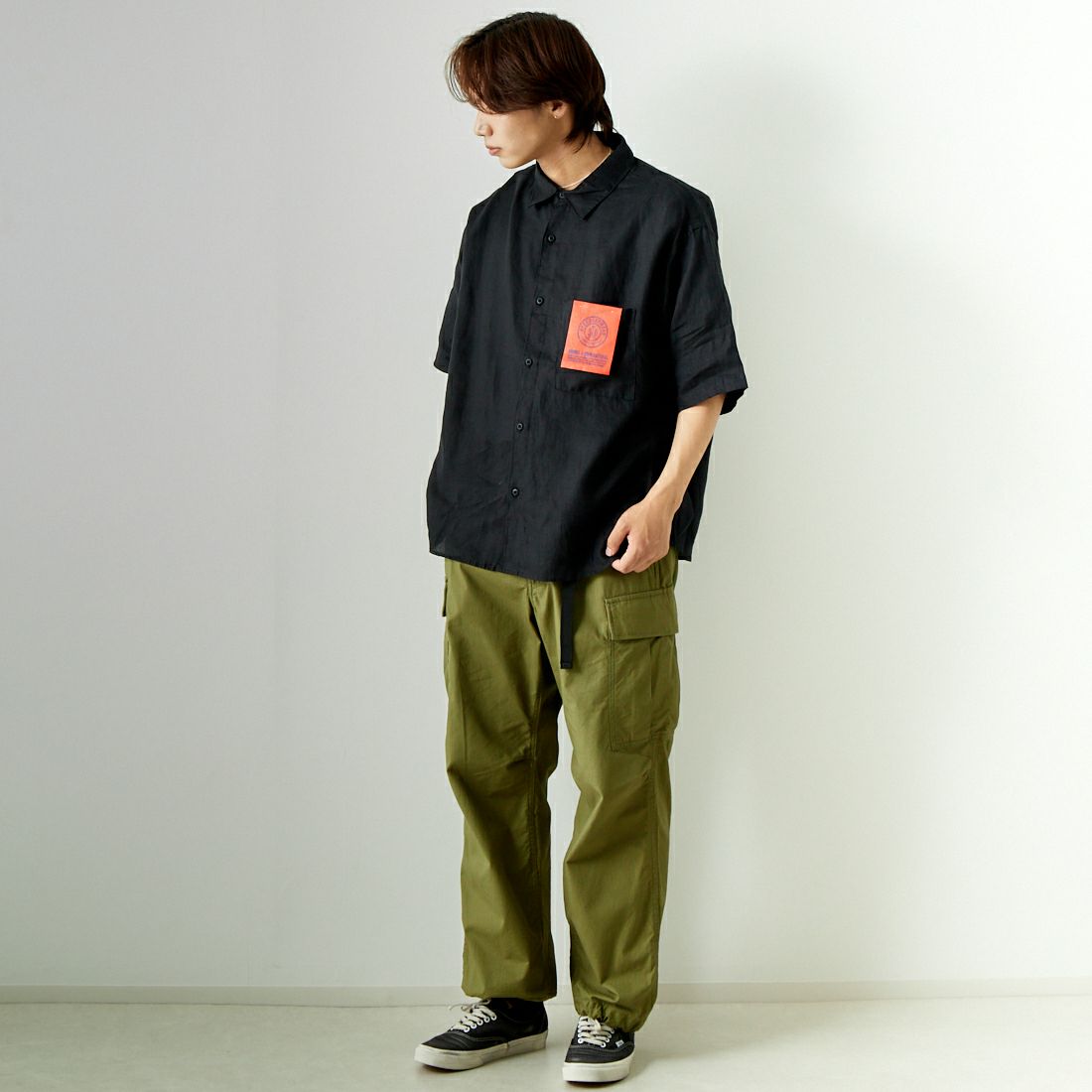 Jeans Factory Clothes [ジーンズファクトリークローズ] フレンチリネンワイドレギュラーカラーシャツ [BFP611] 840 BLACK &&モデル身長：179cm 着用サイズ：L&&