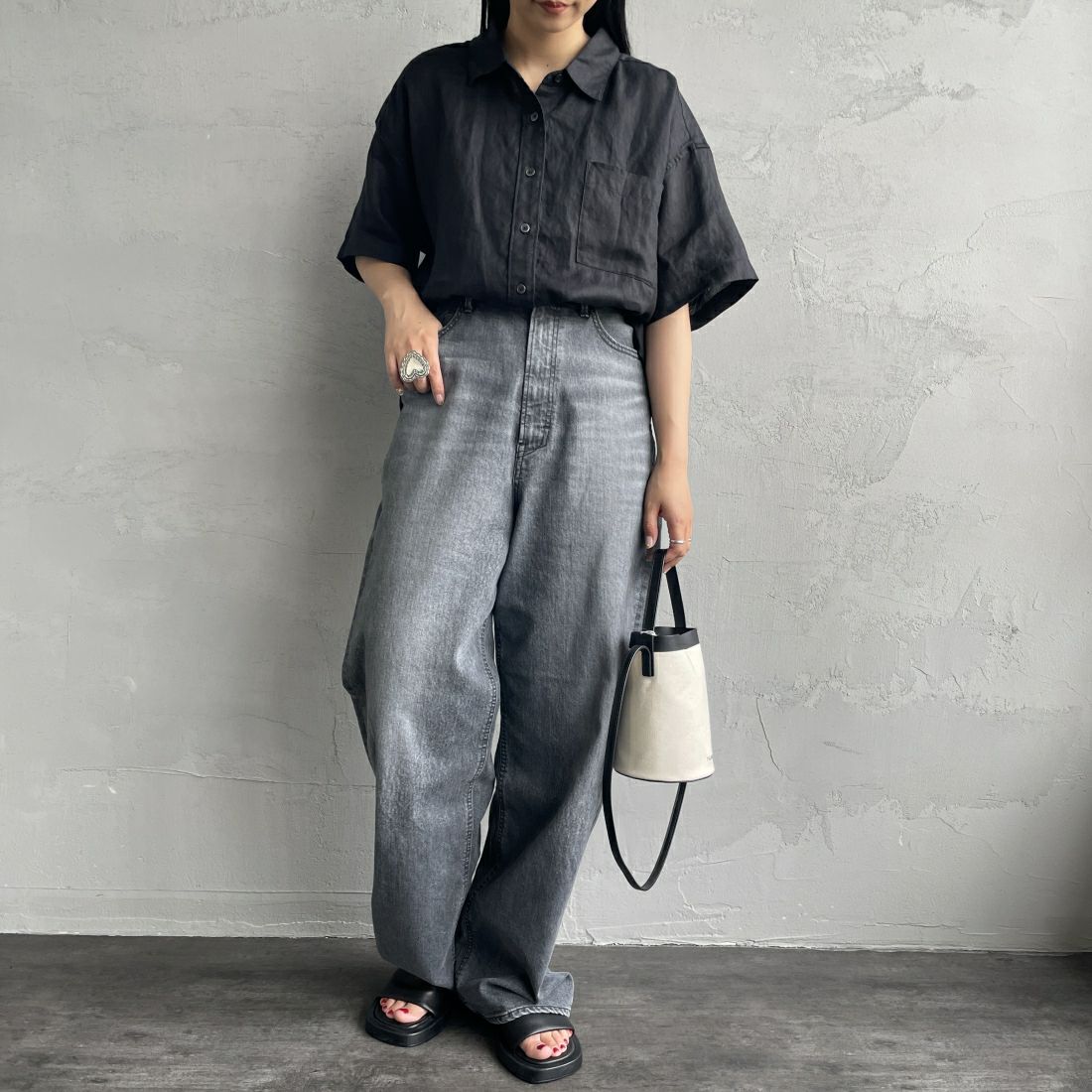 Jeans Factory Clothes [ジーンズファクトリークローズ] ワイドシルエットリネンシャツ [LFP500] 840 BLACK &&モデル身長：156cm 着用サイズ：F&&