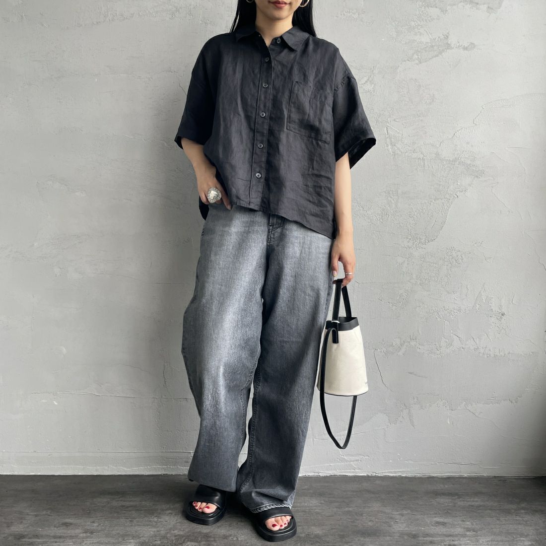 Jeans Factory Clothes [ジーンズファクトリークローズ] ワイドシルエットリネンシャツ [LFP500] 840 BLACK &&モデル身長：156cm 着用サイズ：F&&