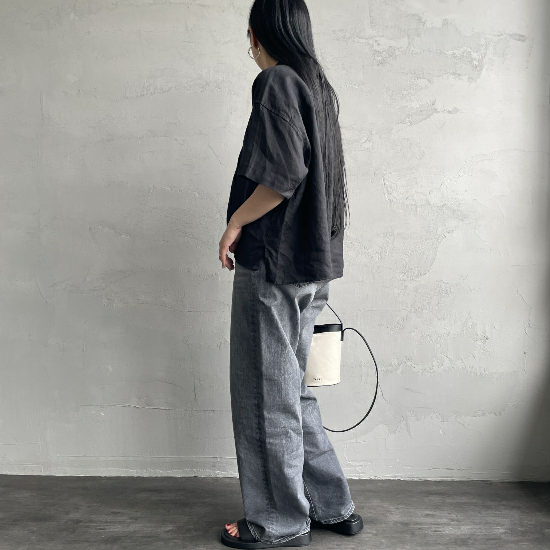 Jeans Factory Clothes [ジーンズファクトリークローズ] ワイドシルエットリネンシャツ [LFP500] 840 BLACK &&モデル身長：156cm 着用サイズ：F&&
