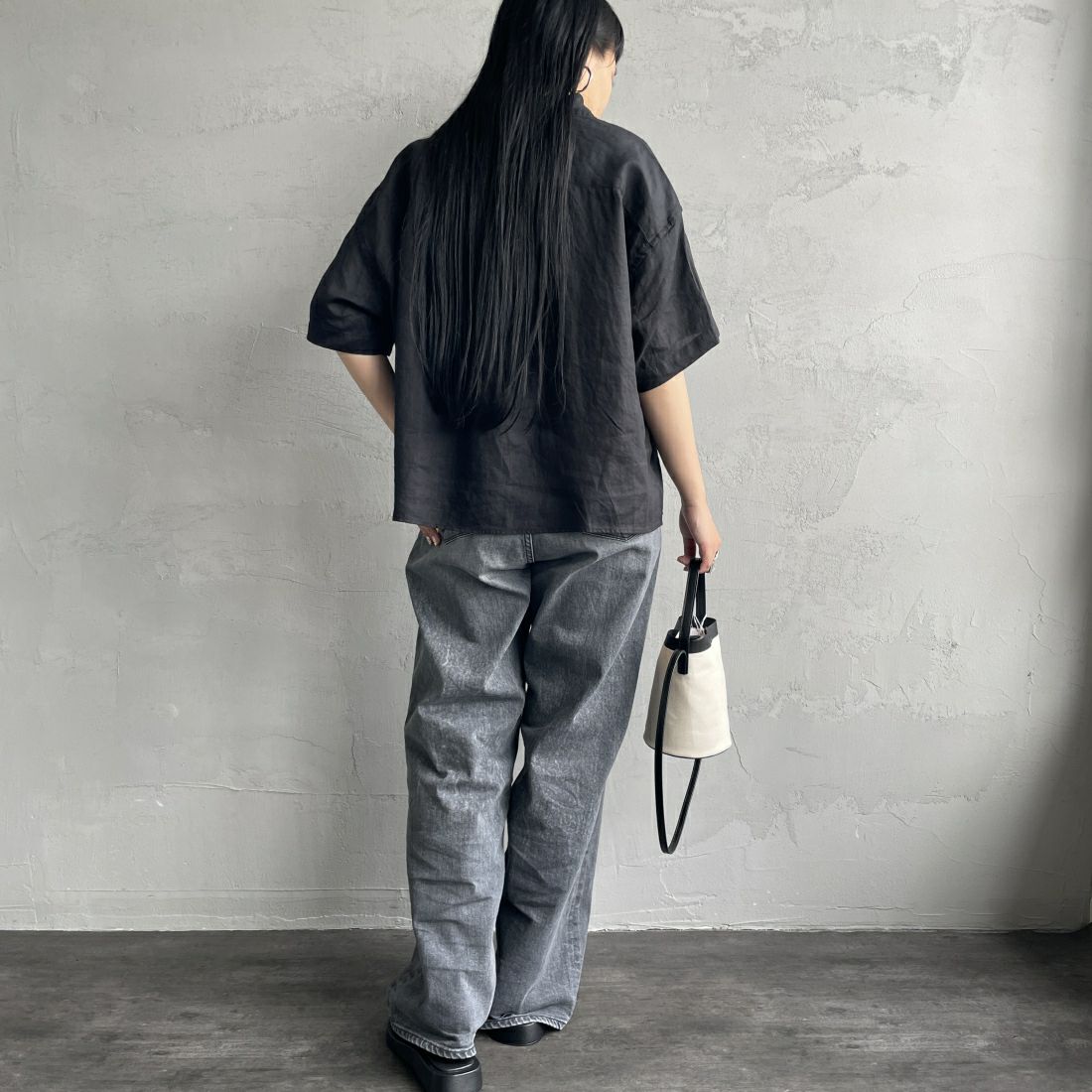 Jeans Factory Clothes [ジーンズファクトリークローズ] ワイドシルエットリネンシャツ [LFP500] 840 BLACK &&モデル身長：156cm 着用サイズ：F&&