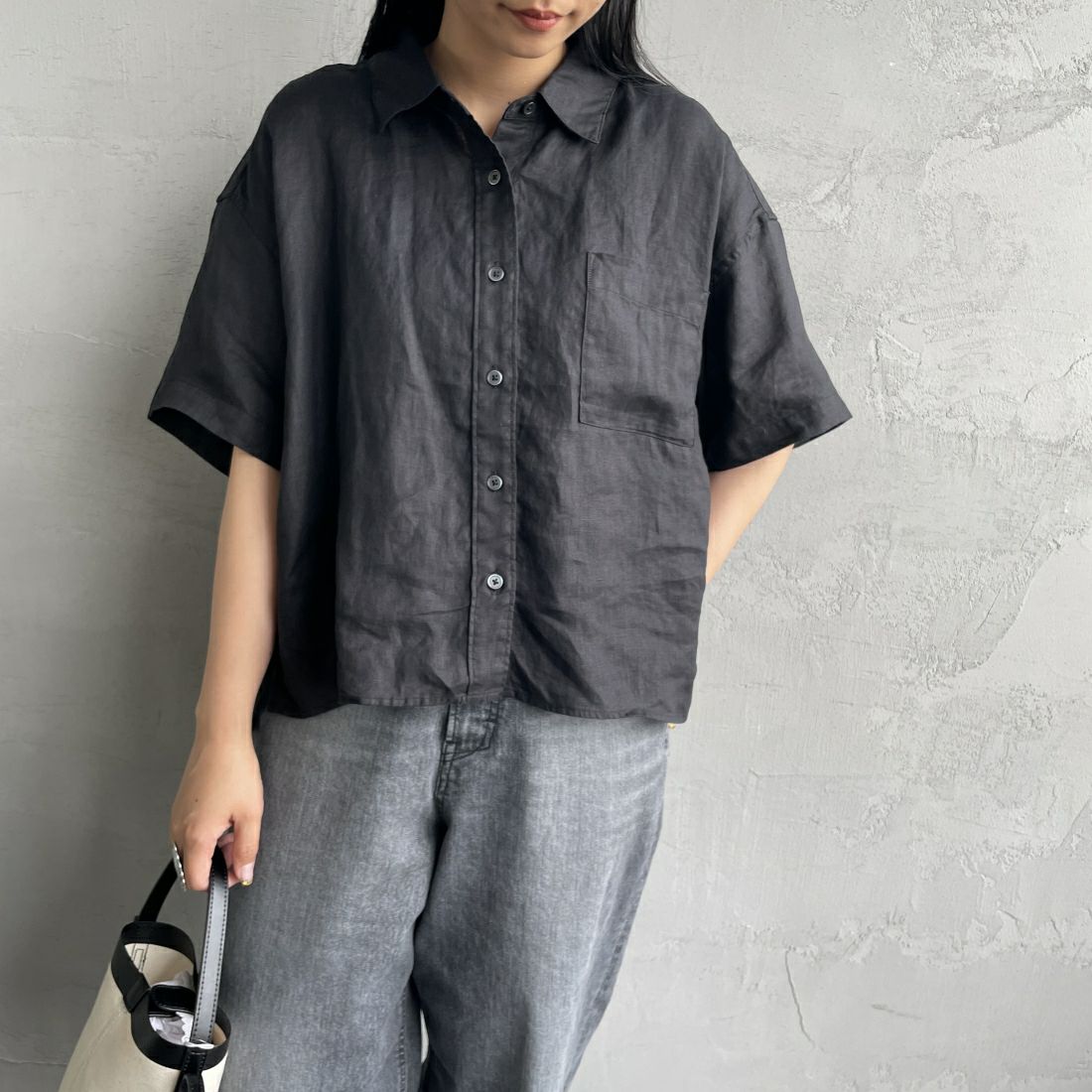 Jeans Factory Clothes [ジーンズファクトリークローズ] ワイドシルエットリネンシャツ [LFP500] 840 BLACK &&モデル身長：156cm 着用サイズ：F&&