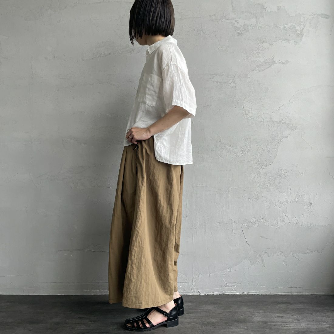 Jeans Factory Clothes [ジーンズファクトリークローズ] ワイドシルエットリネンシャツ [LFP500] 010 WHITE &&モデル身長：158cm 着用サイズ：F&&