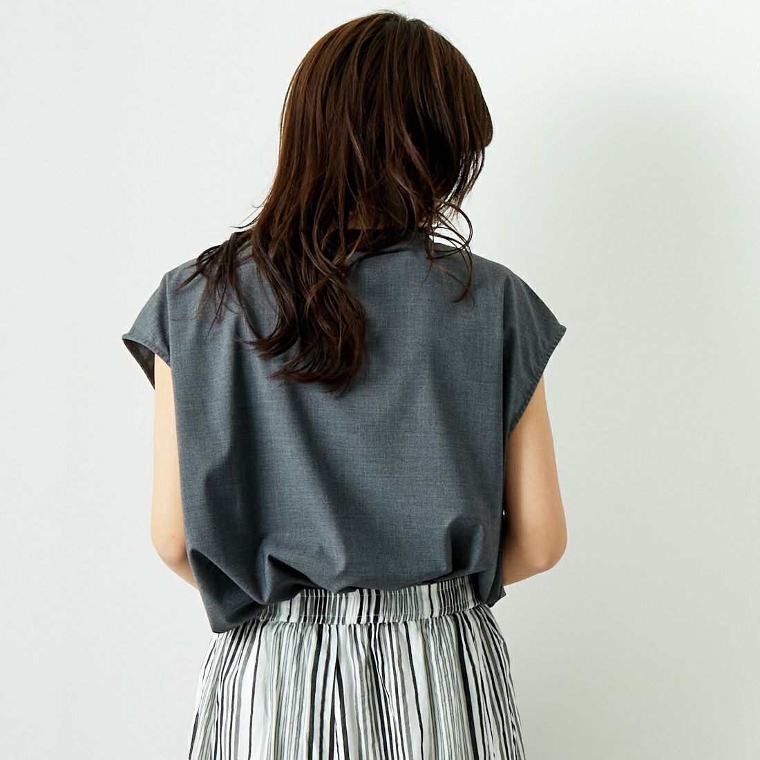 ALLUMER [アリュメール] T/RコクーンシルエットTブラウス [8254706] 805 CHARCO &&モデル身長：167cm 着用サイズ：1&&