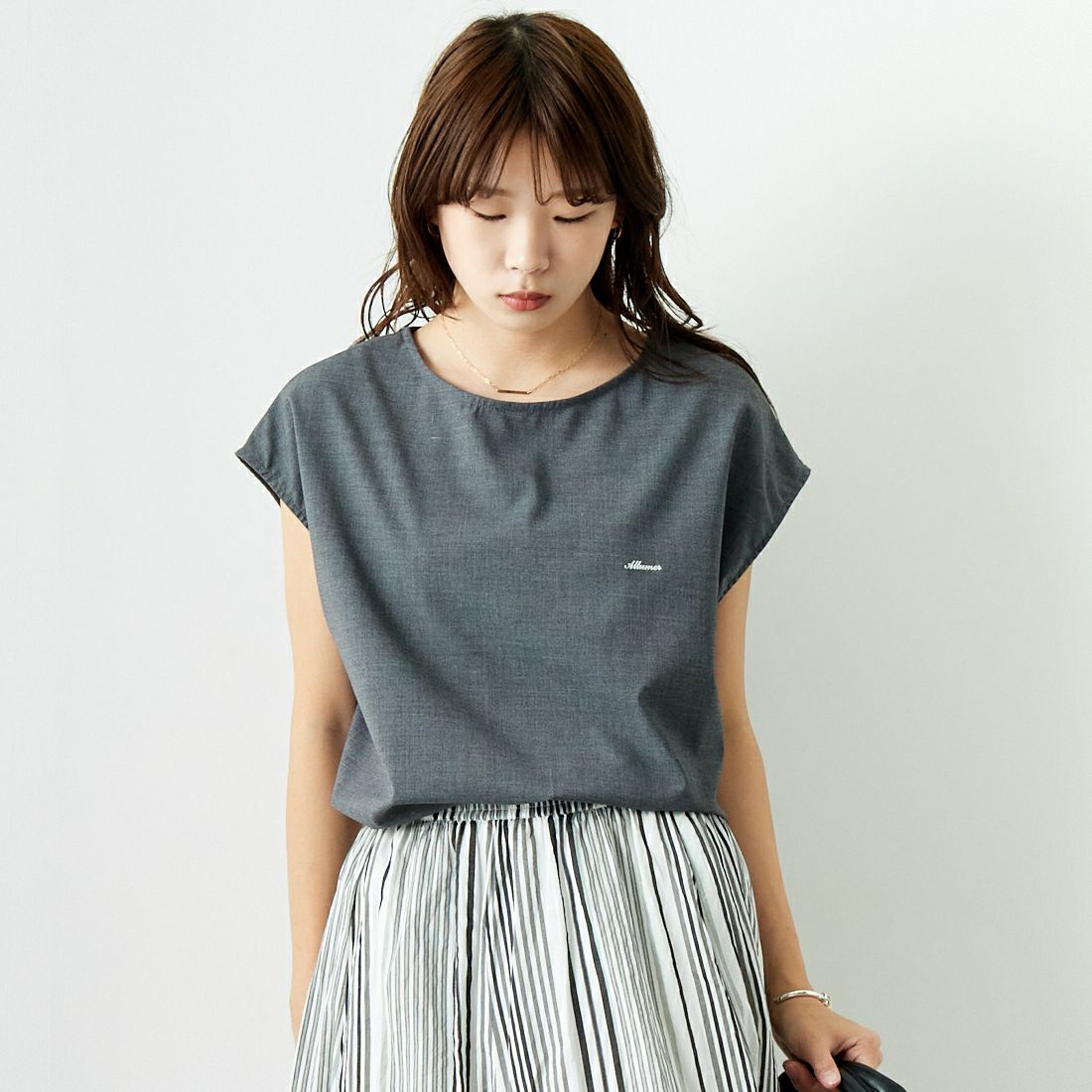 ALLUMER [アリュメール] T/RコクーンシルエットTブラウス [8254706] 805 CHARCO &&モデル身長：167cm 着用サイズ：1&&