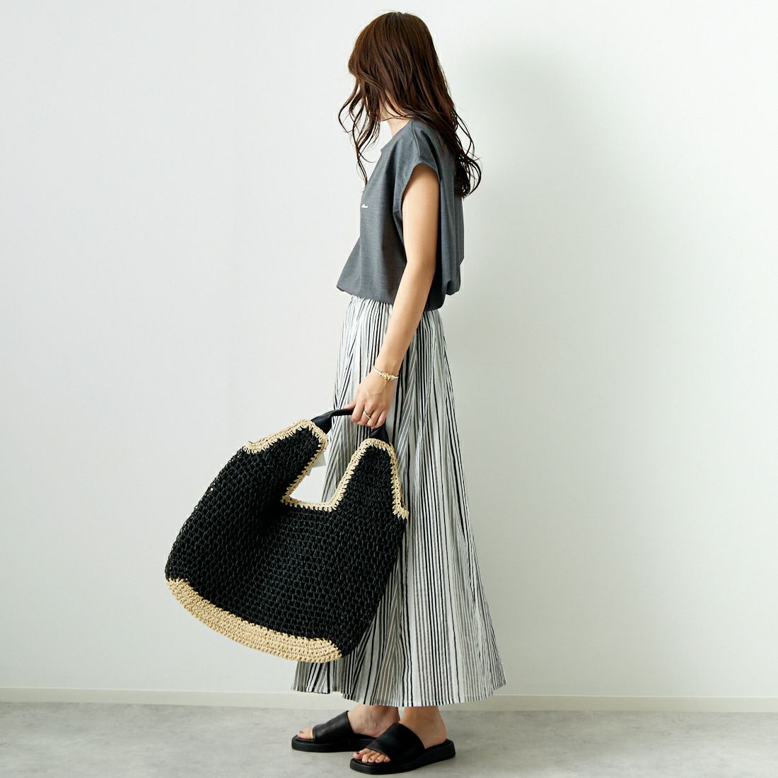 ALLUMER [アリュメール] T/RコクーンシルエットTブラウス [8254706] 805 CHARCO &&モデル身長：167cm 着用サイズ：1&&