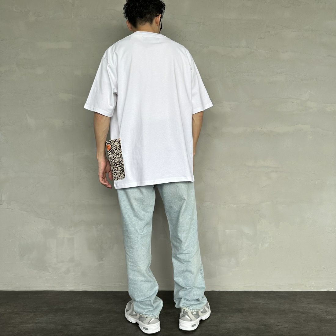 UNIVERSAL OVERALL [ユニバーサルオーバーオール] 別注 カバーオールTシャツ [U2411283IN-JF] WHITE &&モデル身長：168cm 着用サイズ：XL&&