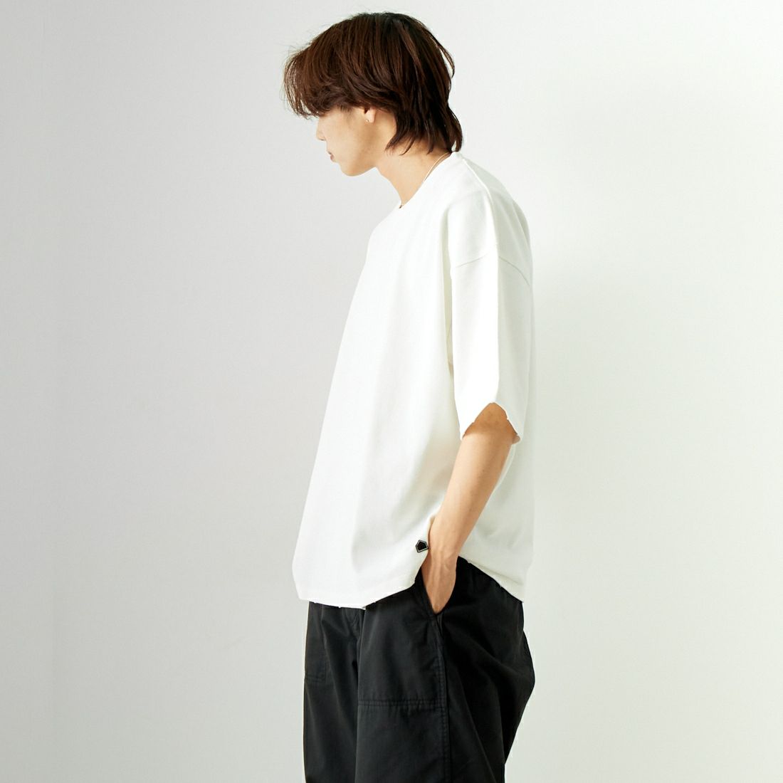Noir Fabrik [ヌワールファブリック] 鹿の子ダメージTシャツ [NF-242-035] WHITE &&モデル身長：179cm 着用サイズ：L&&