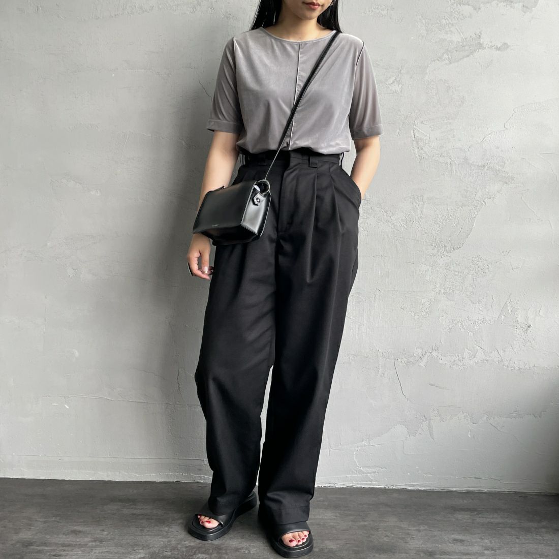 By/m [バイエム] ショートスリーブ シアーベロアTシャツ [24412030] 07 GRAY &&モデル身長：156cm 着用サイズ：F&&