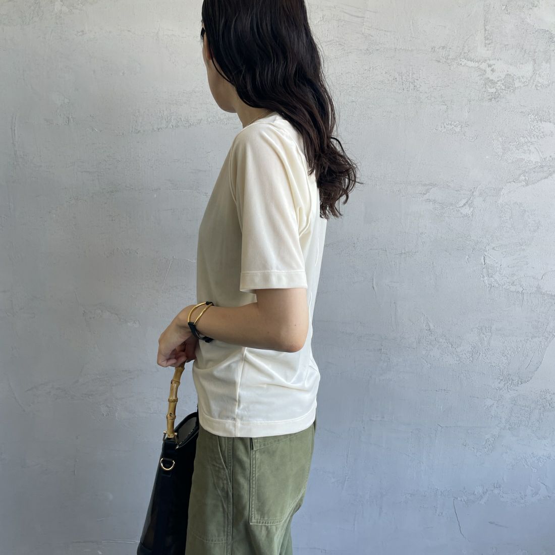By/m [バイエム] ショートスリーブ シアーベロアTシャツ [24412030] 02 OFF &&モデル身長：160cm 着用サイズ：F&&