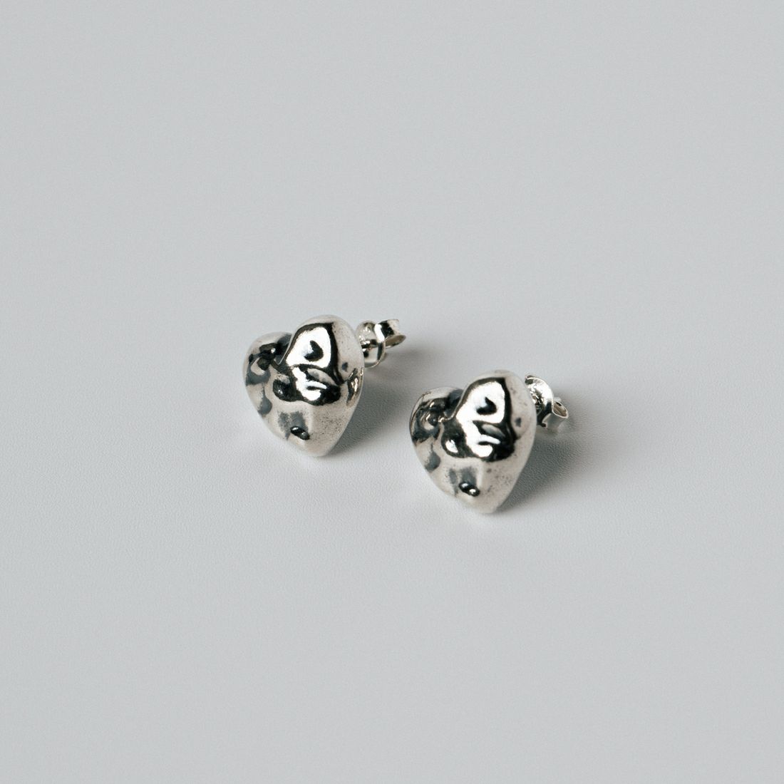 aura [オーラ] ヴィンテージハートピアス [A-P009] SILVER