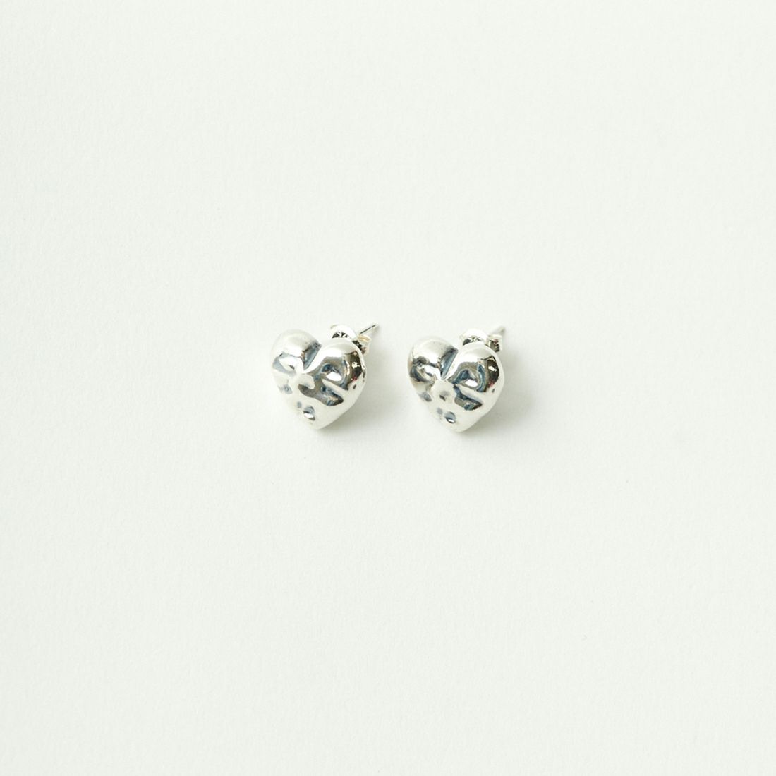 aura [オーラ] ヴィンテージハートピアス [A-P009] SILVER