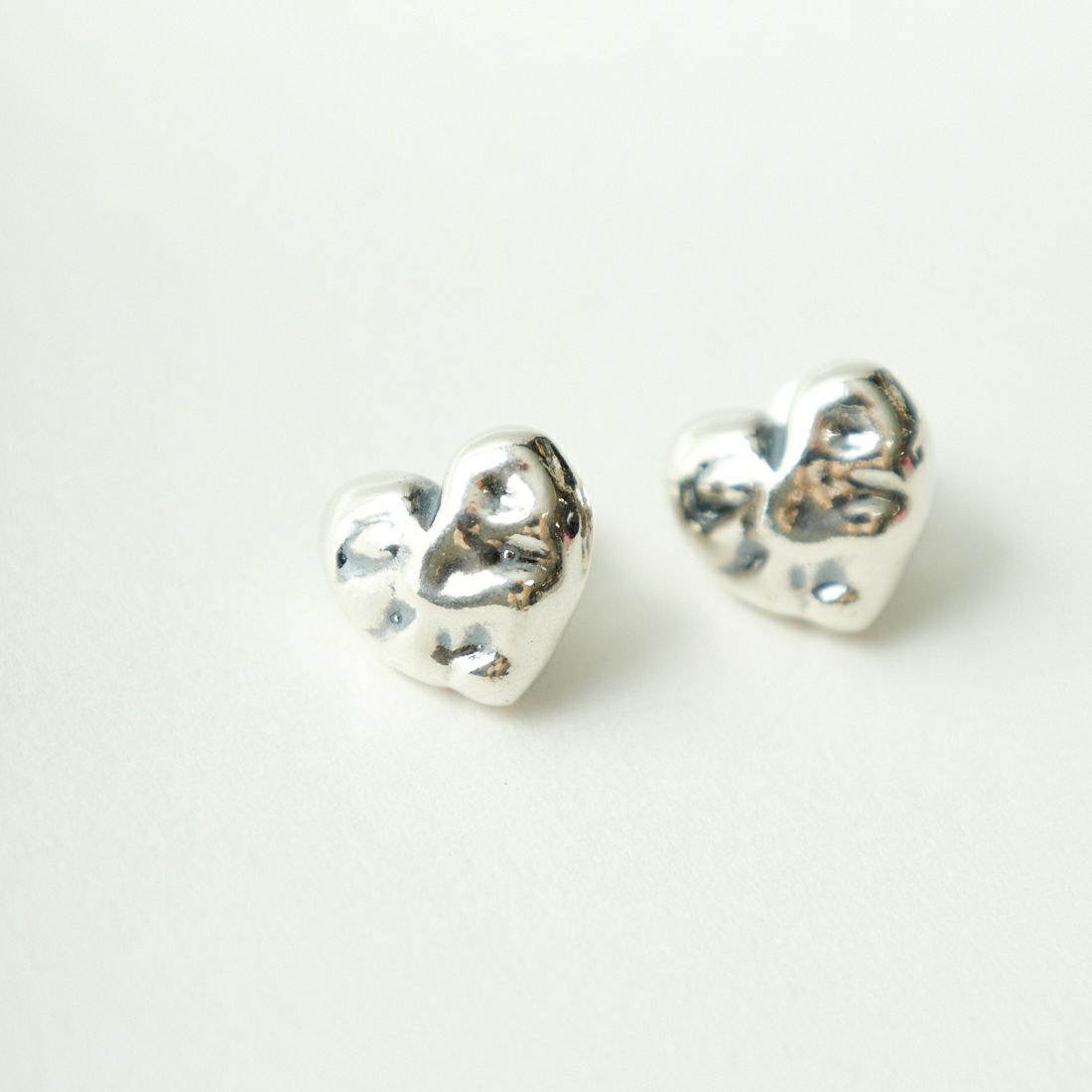 aura [オーラ] ヴィンテージハートピアス [A-P009] SILVER