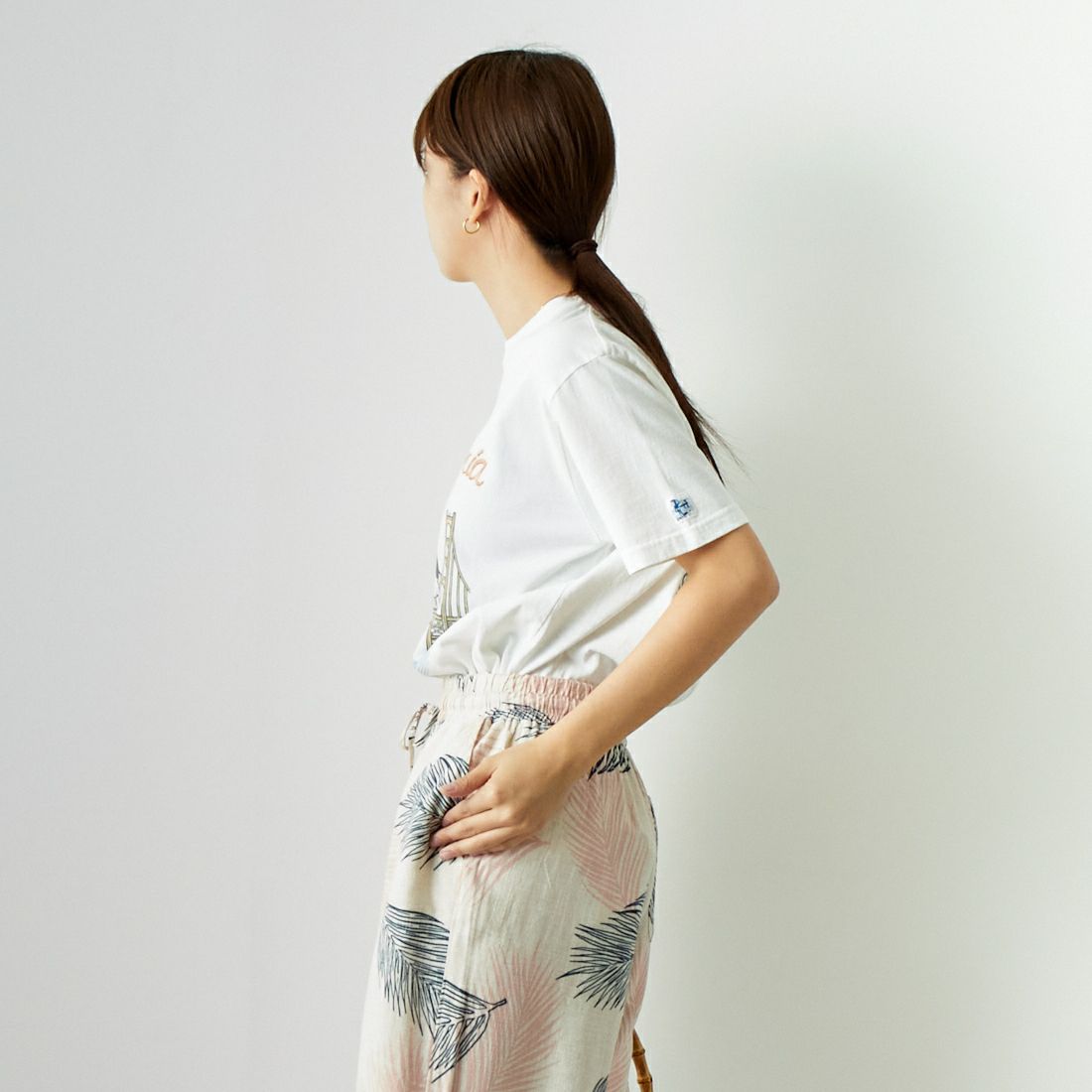 The Endless Summer [エンドレスサマー] ゴールデンゲートブリッジTシャツ [CS-24574341] 07 WHITE &&モデル身長：167cm 着用サイズ：S&&