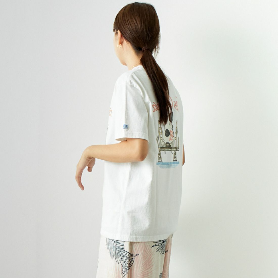 The Endless Summer [エンドレスサマー] ゴールデンゲートブリッジTシャツ [CS-24574341] 07 WHITE &&モデル身長：167cm 着用サイズ：S&&