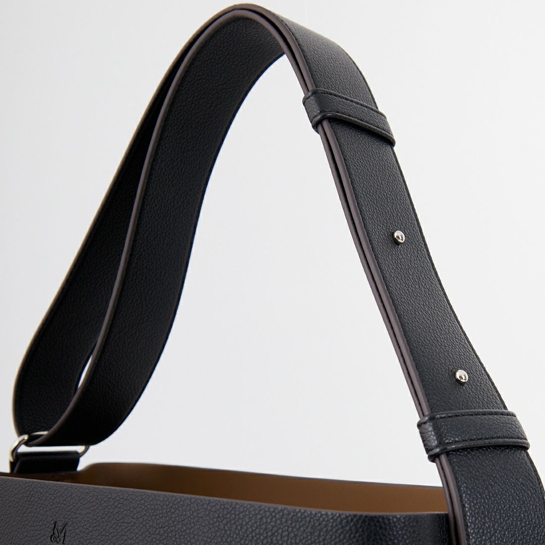 &MyuQ [アンドミューク] 別注 JUNO バケツ型トートバッグ [MCB071-JF] BLK/KHK