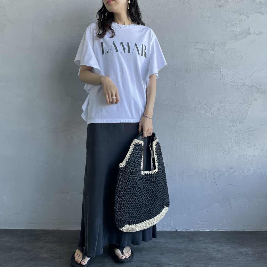 MICA&DEAL [マイカアンドディール] LAMAR ロゴフリルTシャツ [0124209153] WHITE &&モデル身長：160cm 着用サイズ：F&&