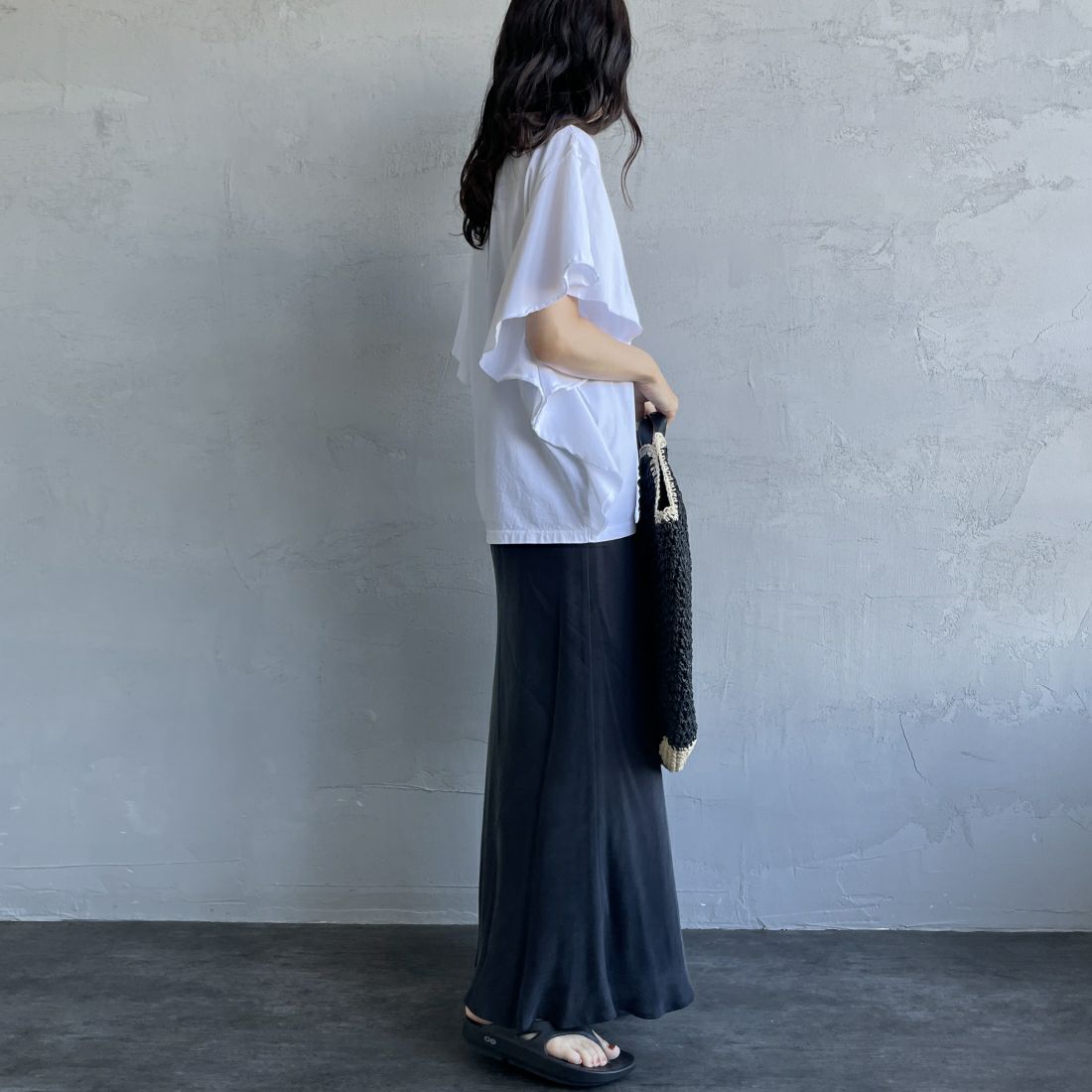 MICA&DEAL [マイカアンドディール] LAMAR ロゴフリルTシャツ [0124209153] WHITE &&モデル身長：160cm 着用サイズ：F&&