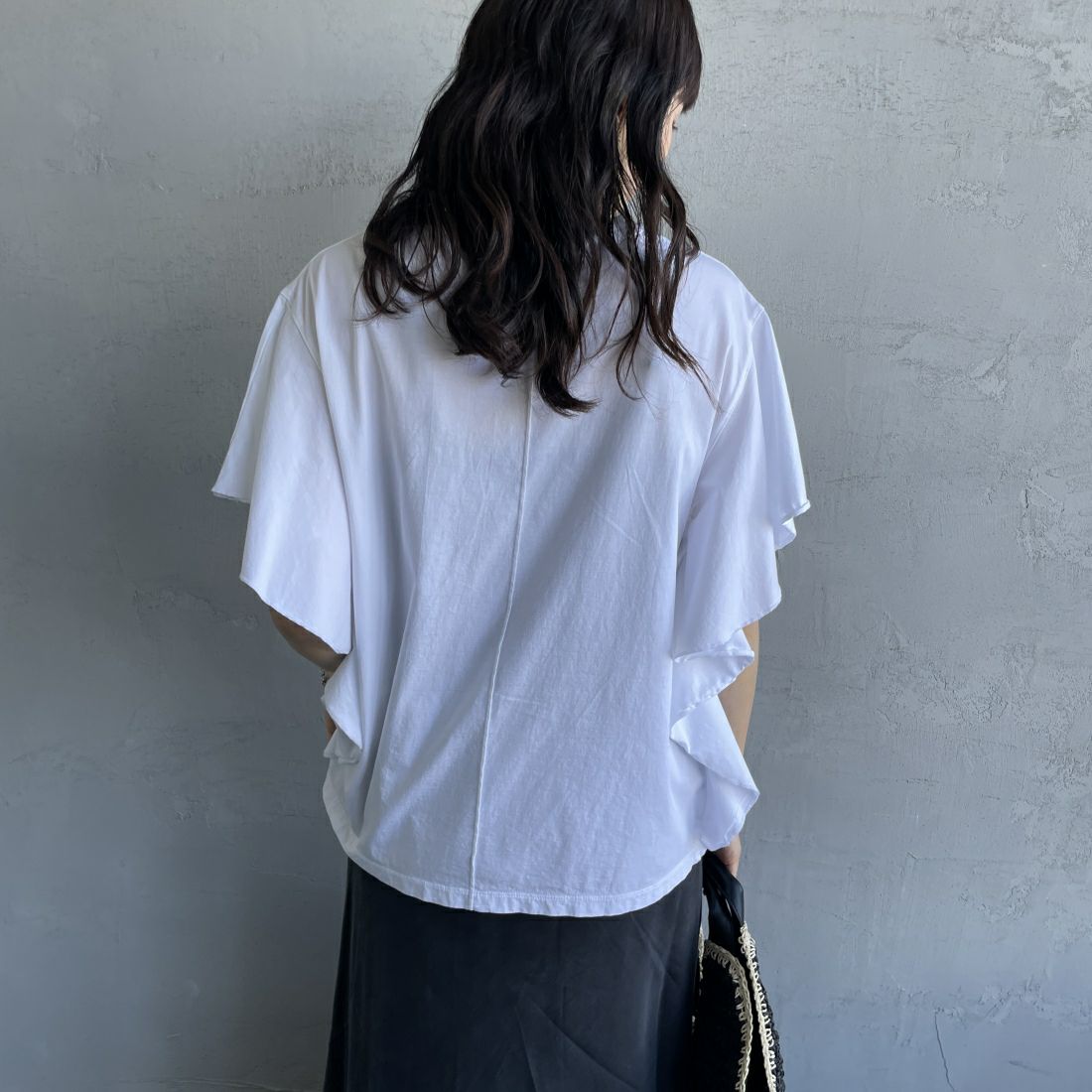 MICA&DEAL [マイカアンドディール] LAMAR ロゴフリルTシャツ [0124209153] WHITE &&モデル身長：160cm 着用サイズ：F&&
