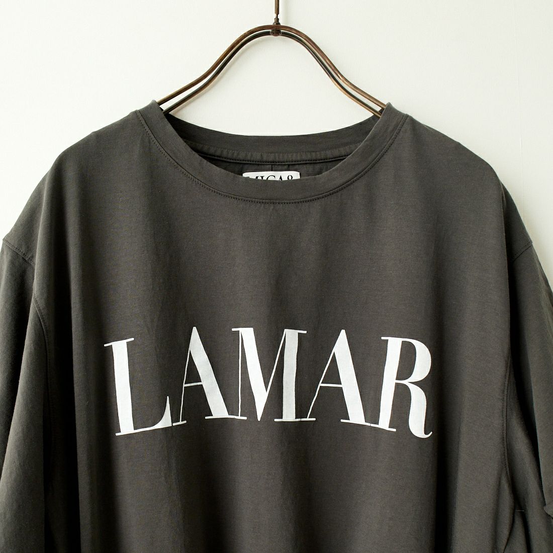 MICA&DEAL [マイカアンドディール] LAMAR ロゴフリルTシャツ [0124209153] CHARCOAL