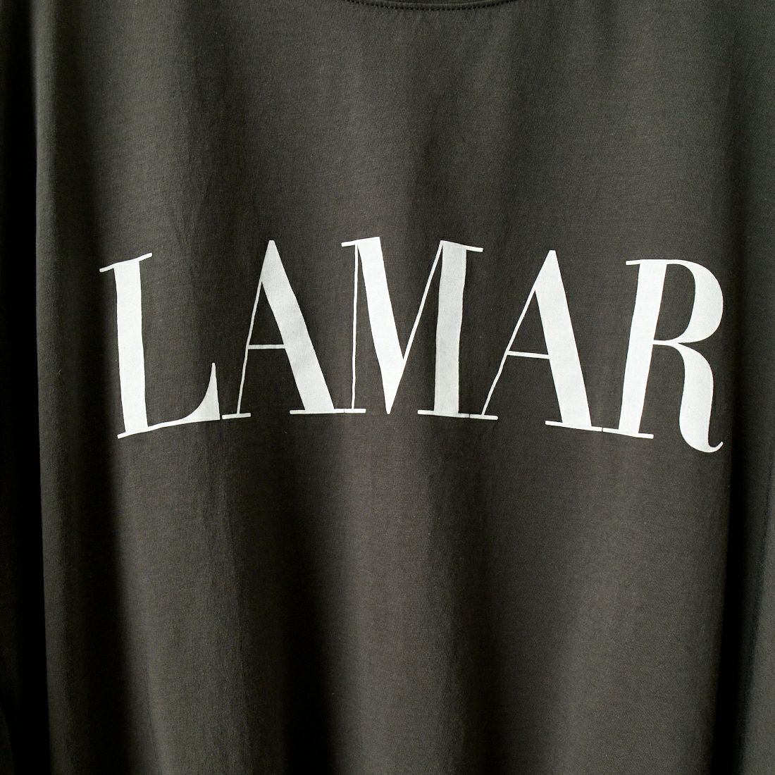 MICA&DEAL [マイカアンドディール] LAMAR ロゴフリルTシャツ [0124209153] CHARCOAL