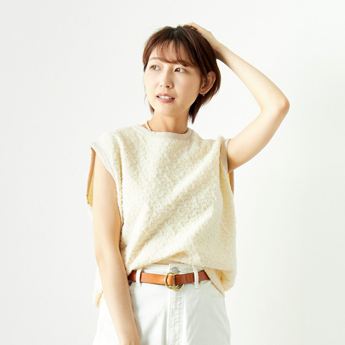 CHIGNON [シニヨン] フクレチュールプルオーバー [8743-630KO] O.WHITE &&モデル身長：167cm 着用サイズ：F&&