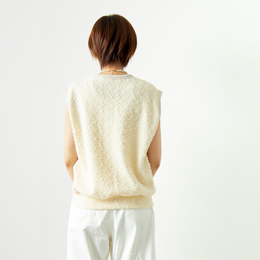 CHIGNON [シニヨン] フクレチュールプルオーバー [8743-630KO] O.WHITE &&モデル身長：167cm 着用サイズ：F&&