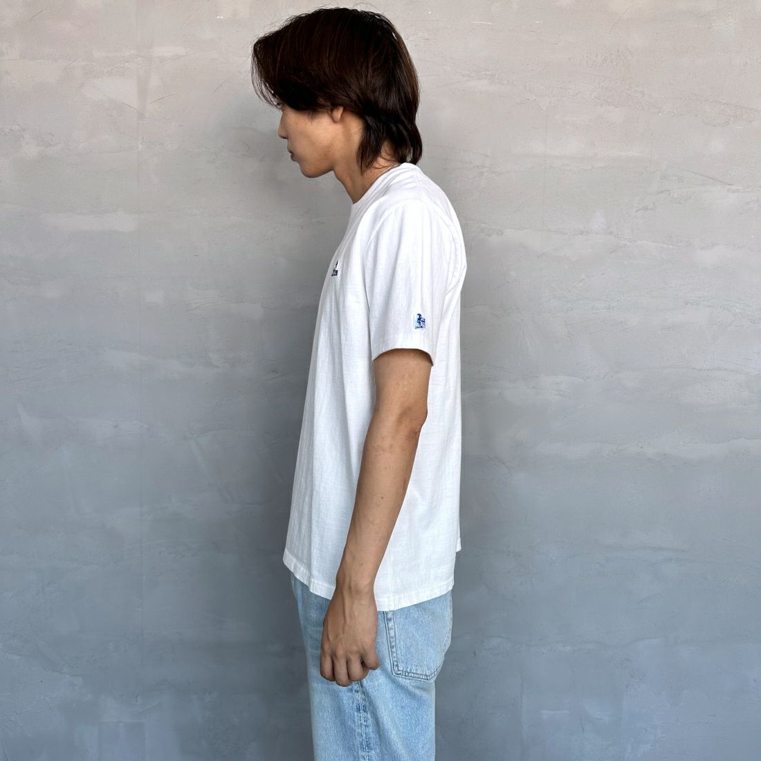 The Endless Summer [エンドレスサマー] 別注 ワンポイントBUHI刺繍ロゴTシャツ [FH-24574508-JF] 07 WHITE&&モデル身長：179cm 着用サイズ：L&&