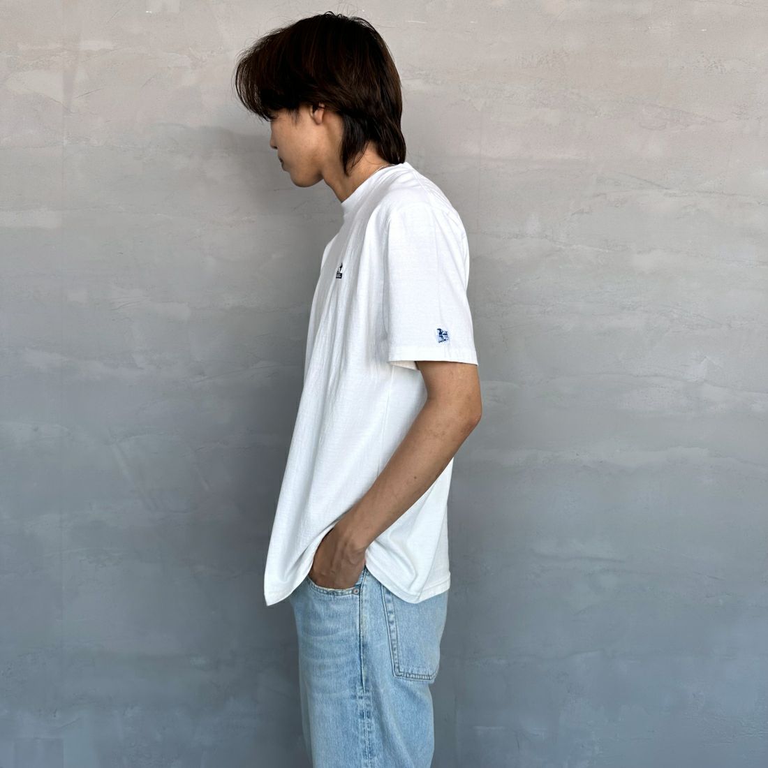 The Endless Summer [エンドレスサマー] 別注 ワンポイントBUHI刺繍ロゴTシャツ [FH-24574508-JF] 07 WHITE&&モデル身長：179cm 着用サイズ：XL&&