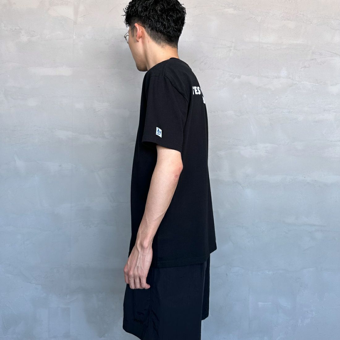 The Endless Summer [エンドレスサマー] 別注 ワンポイントBUHI刺繍ロゴTシャツ [FH-24574508-JF] 07 WHITE&&モデル身長：168cm 着用サイズ：L&&
