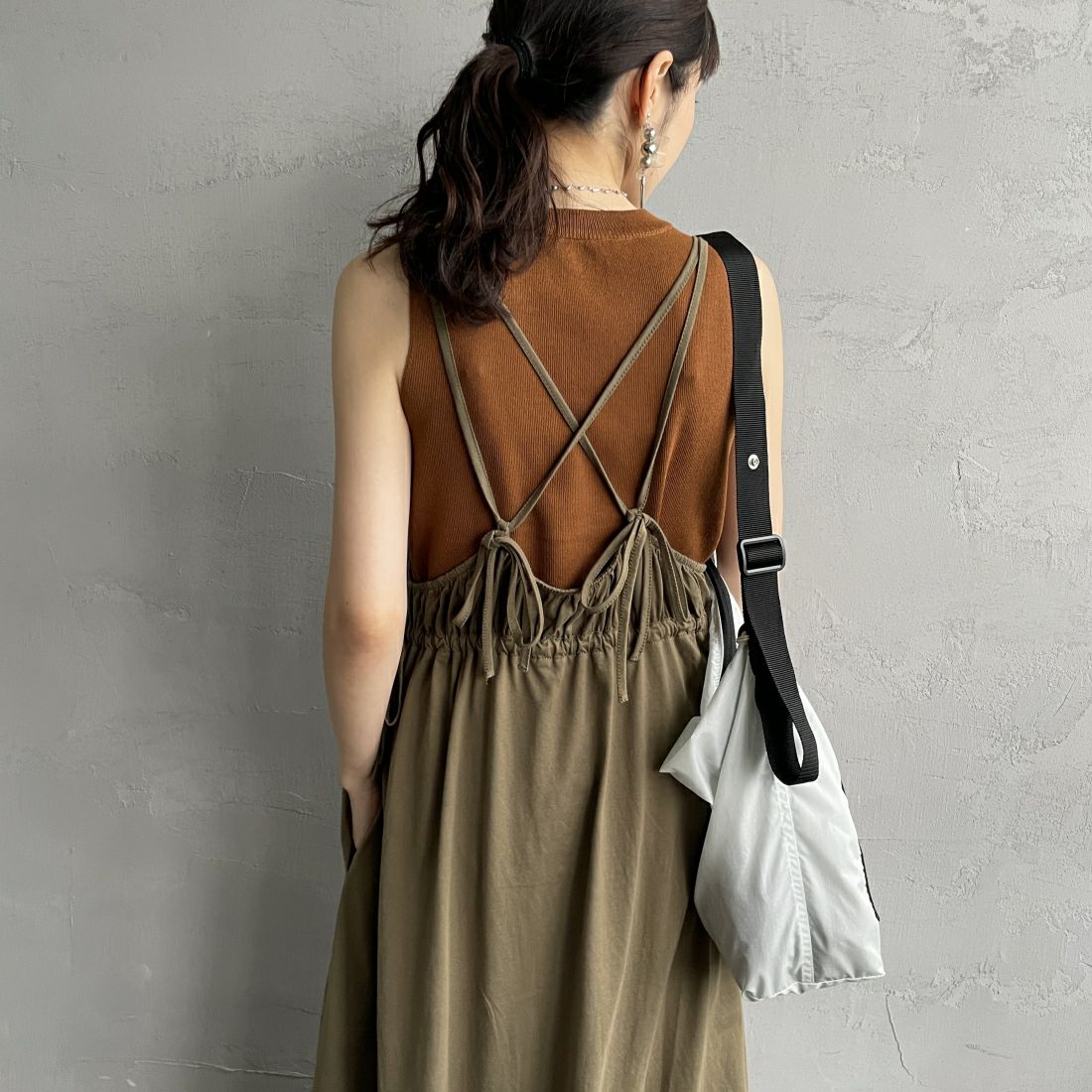 By/m [バイエム] マルチWAY ギャザーキャミカットワンピース [24122007] 39 KHAKI &&モデル身長：160cm 着用サイズ：F&&