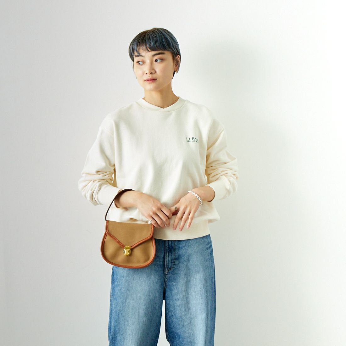 L.L.BEAN [エルエルビーン] スミスフィールド クルーネックスウェットシャツ [4475-7148] 09 ECRU &&モデル身長：160cm 着用サイズ：M&&