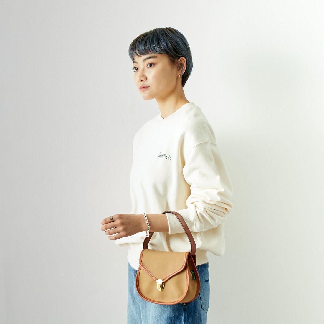L.L.BEAN [エルエルビーン] スミスフィールド クルーネックスウェットシャツ [4475-7148] 09 ECRU &&モデル身長：160cm 着用サイズ：M&&