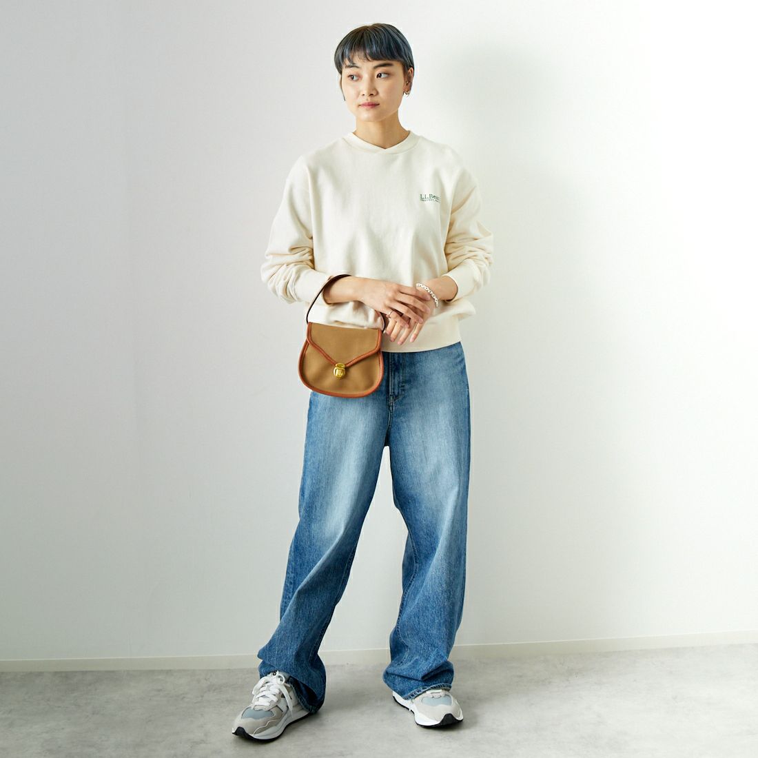 L.L.BEAN [エルエルビーン] スミスフィールド クルーネックスウェットシャツ [4475-7148] 09 ECRU &&モデル身長：160cm 着用サイズ：M&&