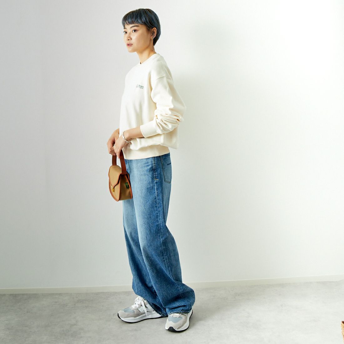 L.L.BEAN [エルエルビーン] スミスフィールド クルーネックスウェットシャツ [4475-7148] 09 ECRU &&モデル身長：160cm 着用サイズ：M&&