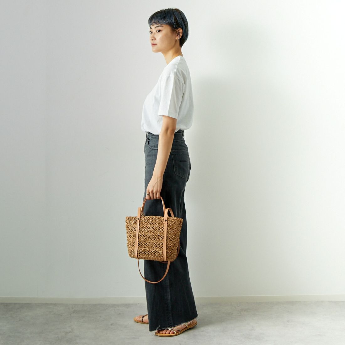 MEYAME [メヤメ] ブランクTシャツ [MEY-1874] WHITE &&モデル身長：160cm 着用サイズ：F&&