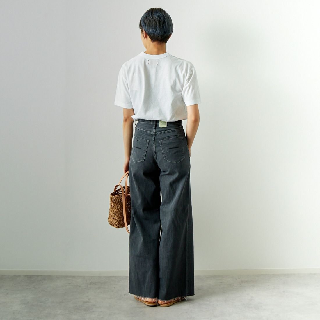 MEYAME [メヤメ] ブランクTシャツ [MEY-1874] WHITE &&モデル身長：160cm 着用サイズ：F&&