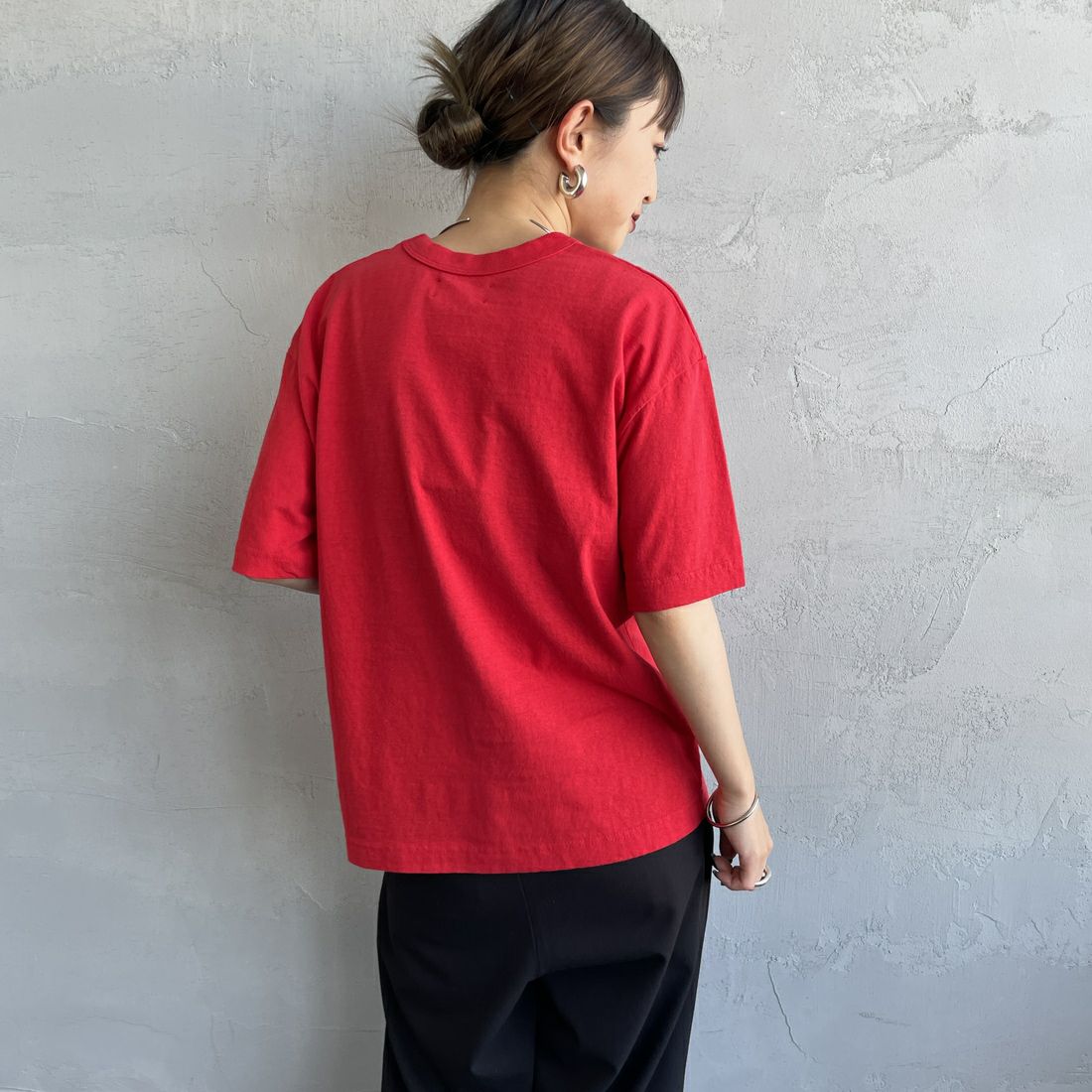 MEYAME [メヤメ] ブランクTシャツ [MEY-1874] RED &&モデル身長：150cm 着用サイズ：F&&