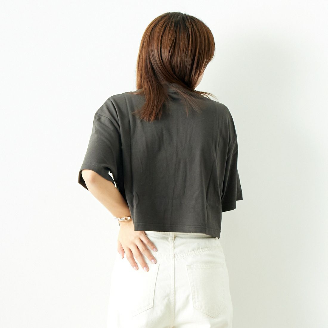 SCREEN STARS [スクリーンスターズ] 別注 リメイクプリントTシャツ [2422-RMPTIN-JF] BLACK &&モデル身長：167cm 着用サイズ：F&&