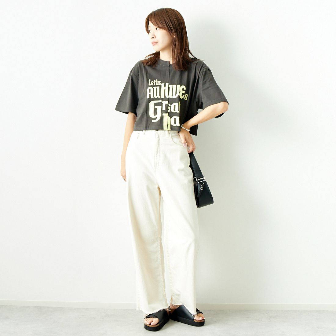 SCREEN STARS [スクリーンスターズ] 別注 リメイクプリントTシャツ [2422-RMPTIN-JF] BLACK &&モデル身長：167cm 着用サイズ：F&&