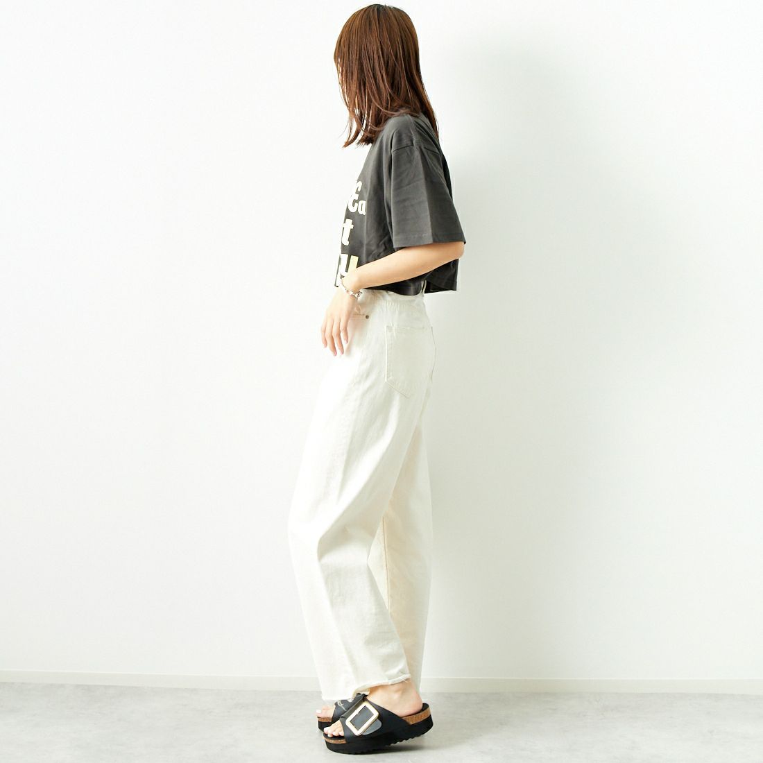 SCREEN STARS [スクリーンスターズ] 別注 リメイクプリントTシャツ [2422-RMPTIN-JF] BLACK &&モデル身長：167cm 着用サイズ：F&&