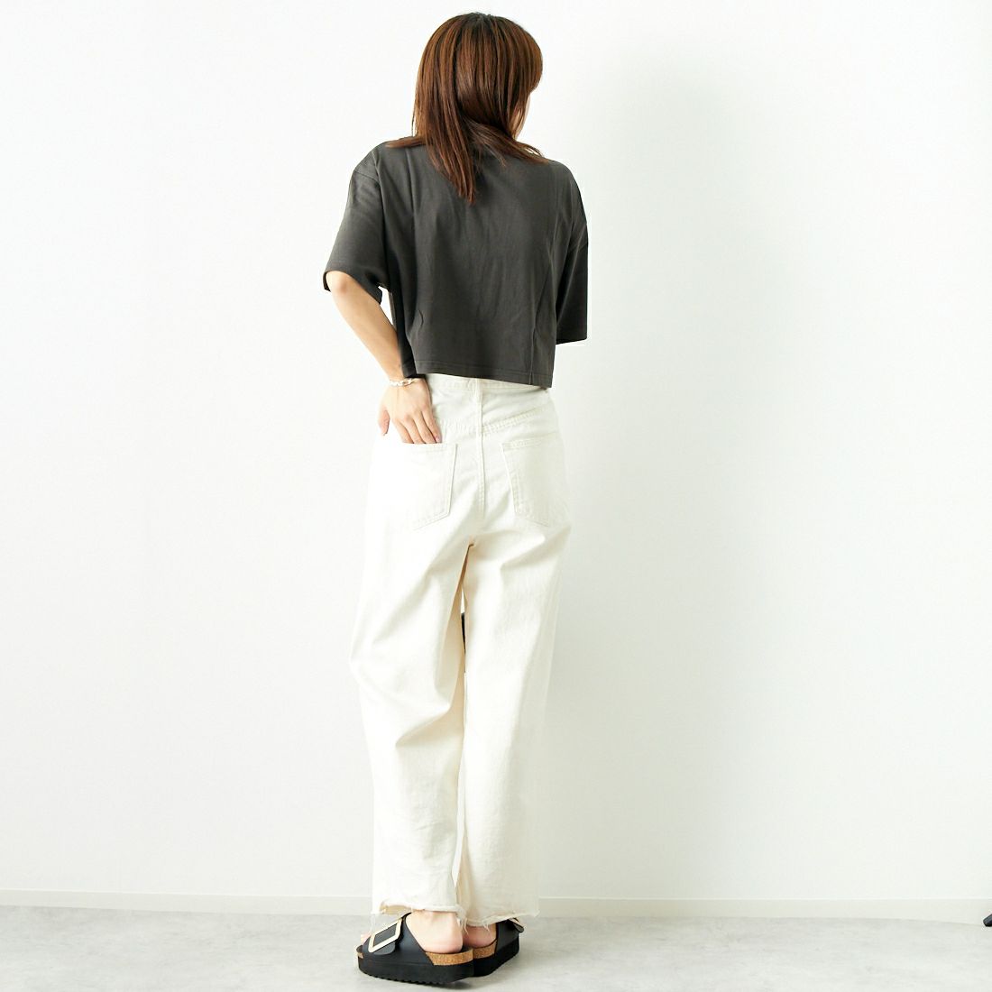 SCREEN STARS [スクリーンスターズ] 別注 リメイクプリントTシャツ [2422-RMPTIN-JF] BLACK &&モデル身長：167cm 着用サイズ：F&&
