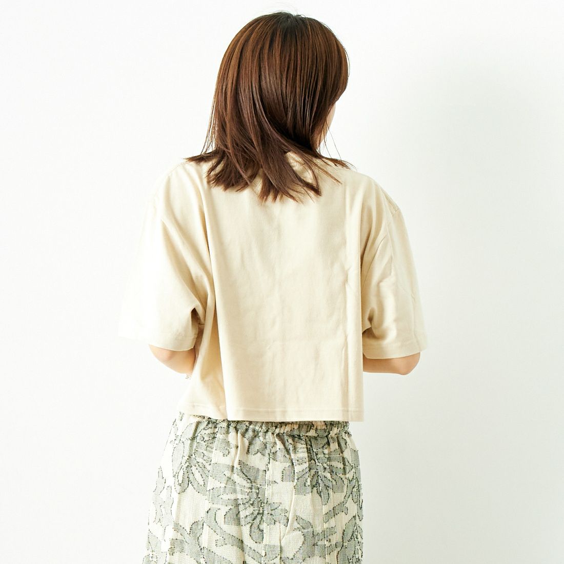 SCREEN STARS [スクリーンスターズ] 別注 リメイクプリントTシャツ [2422-RMPTIN-JF] BEIGE &&モデル身長：167cm 着用サイズ：F&&