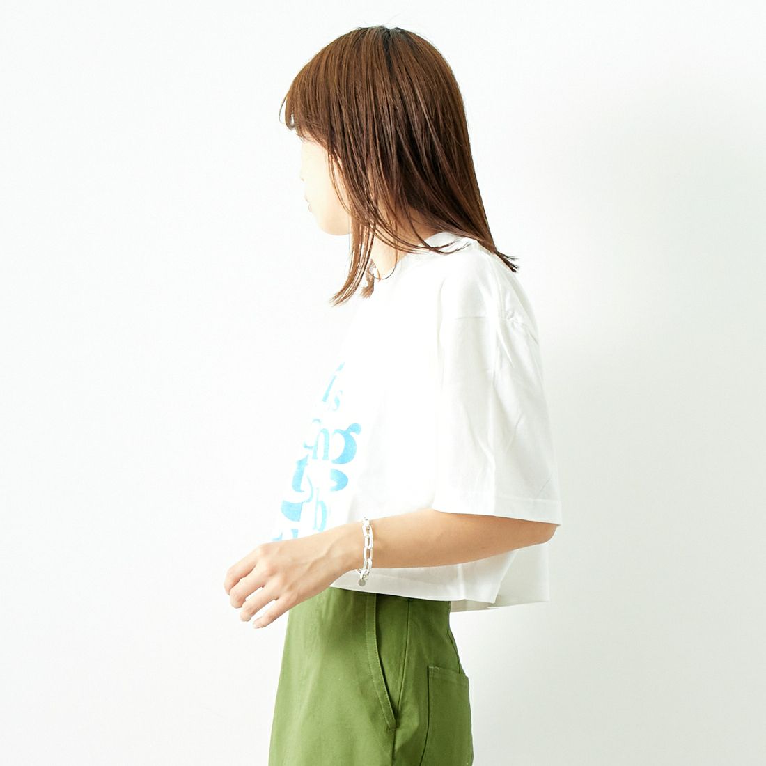 SCREEN STARS [スクリーンスターズ] 別注 リメイクプリントTシャツ [2422-RMPTIN-JF] WHITE &&モデル身長：167cm 着用サイズ：F&&