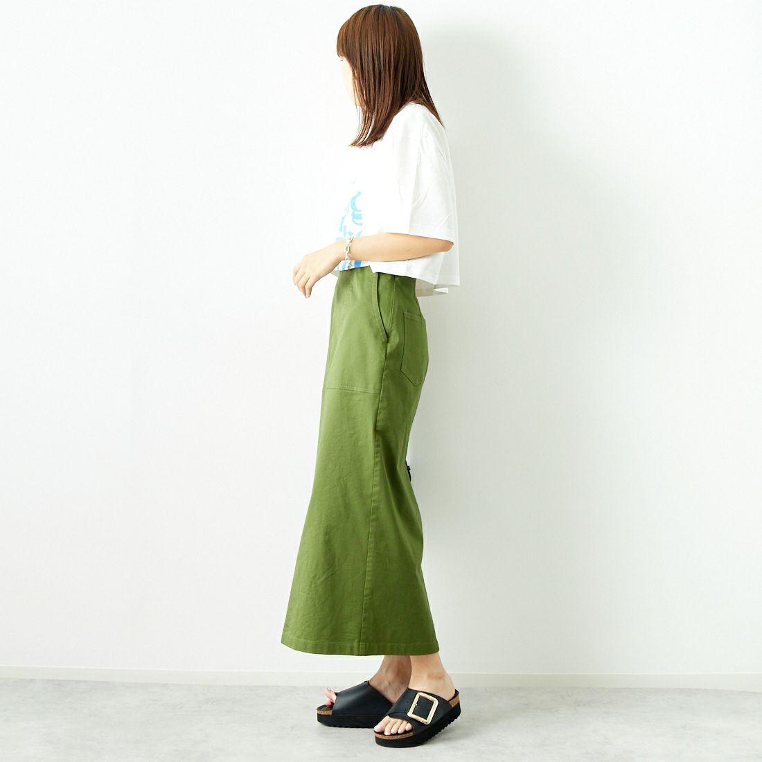 SCREEN STARS [スクリーンスターズ] 別注 リメイクプリントTシャツ [2422-RMPTIN-JF] WHITE &&モデル身長：167cm 着用サイズ：F&&