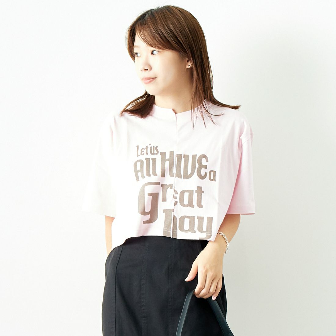 SCREEN STARS [スクリーンスターズ] 別注 リメイクプリントTシャツ [2422-RMPTIN-JF] PINK &&モデル身長：167cm 着用サイズ：F&&