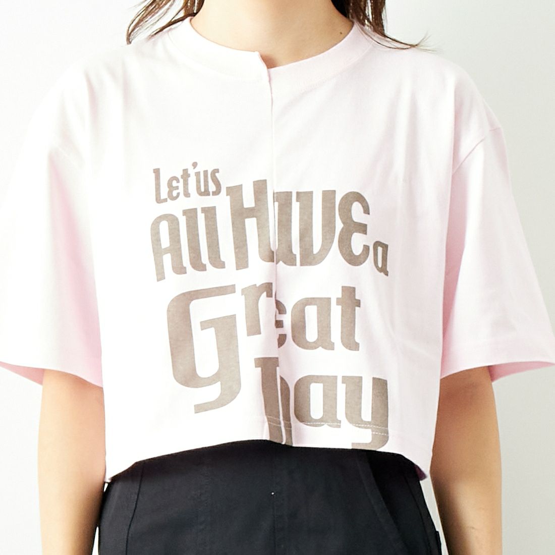 SCREEN STARS [スクリーンスターズ] 別注 リメイクプリントTシャツ [2422-RMPTIN-JF] PINK &&モデル身長：167cm 着用サイズ：F&&