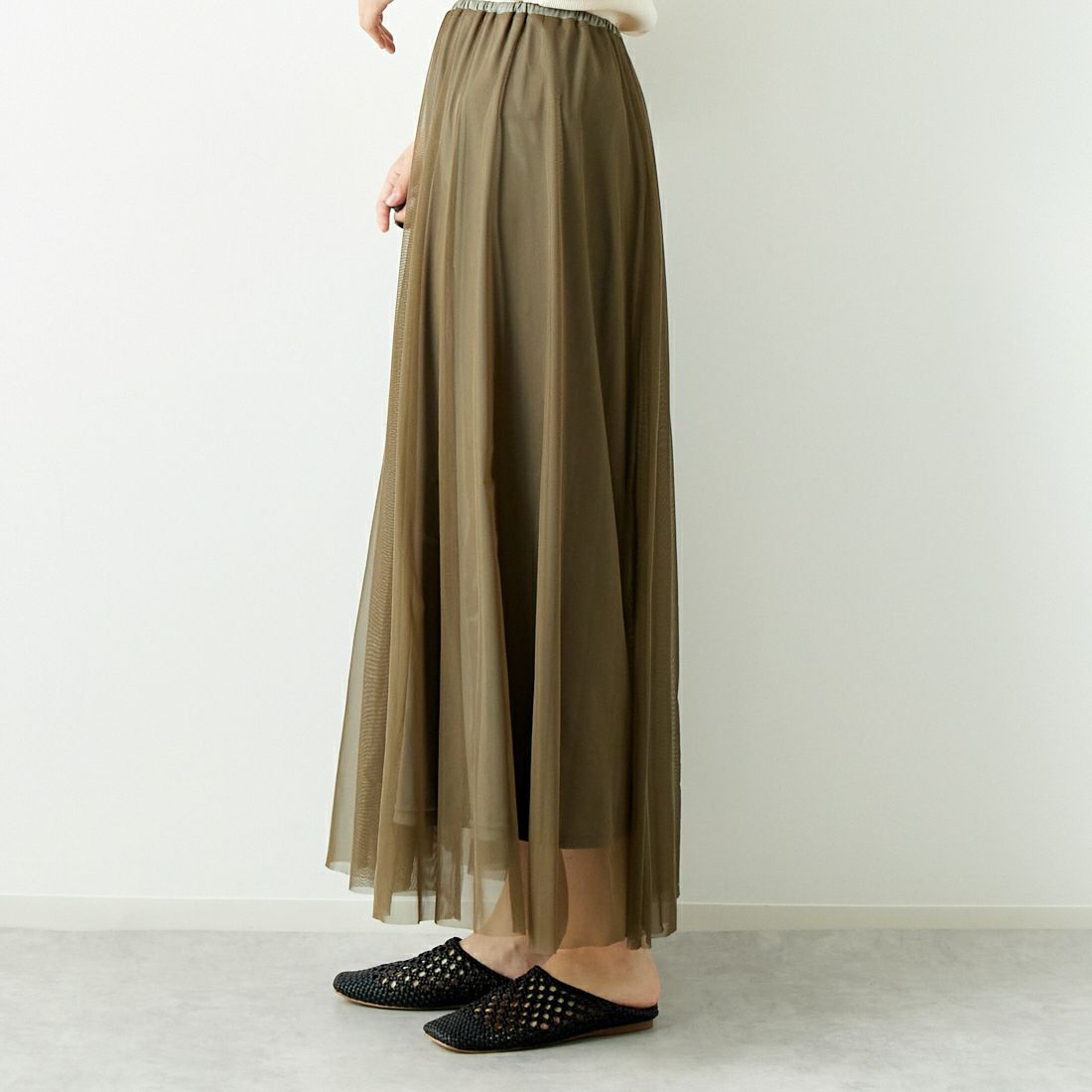 CHIGNON [シニヨン] チュールサーキュラースカート [2643-484KK] KHAKI &&モデル身長：167cm 着用サイズ：F&&